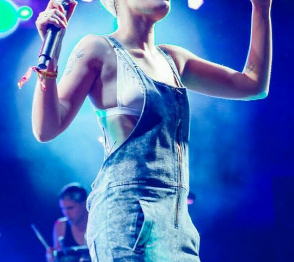 Family-Friendly Karaoke Hits: 3 Must-Sing Halsey Songs for Your Holiday Getaway